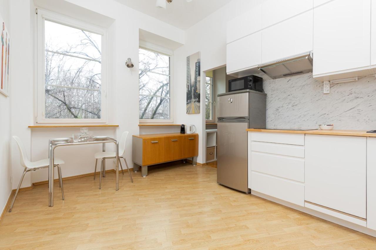 Downtown Studio Apartment By The Park By Noclegi Renters Varsovia Exterior foto