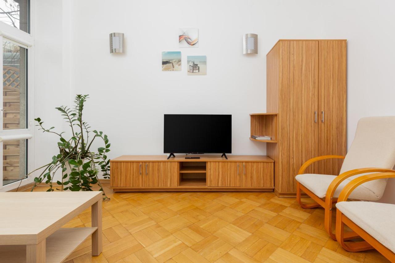 Downtown Studio Apartment By The Park By Noclegi Renters Varsovia Exterior foto